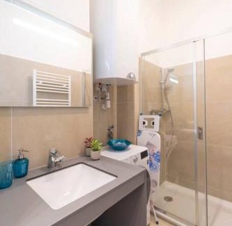 Kaisermuhlen Apartment | josef's home I Comfort Apartment I UNO-City, VIC