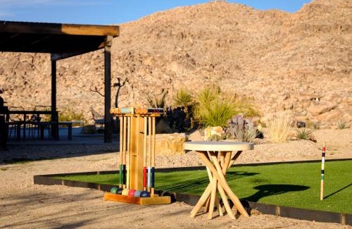 Joshua Tree Villa | Joshua Tree Country Club-Villa/Pool/Sport/Boulders