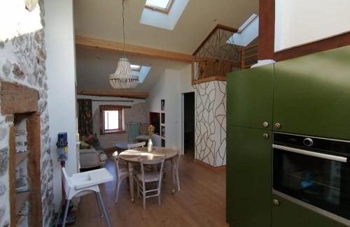 Saint-Bonnet-le-Froid Apartment | Joubarbe Les Herbes de la Saint Jean