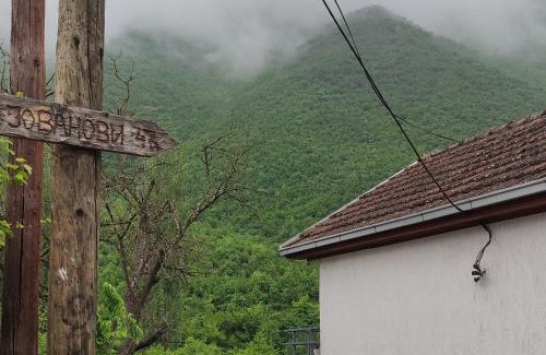 Dolna Matka House | Jovanov Residence - Remote & Accessible