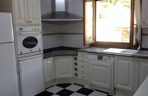 Penamellera Alta House | Juana, Village House, sleeps 8. Large families. Between Picos and beach.
