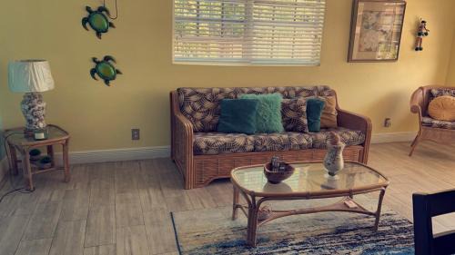 Bahamas Terrace House | Jubilee Gardens Freeport