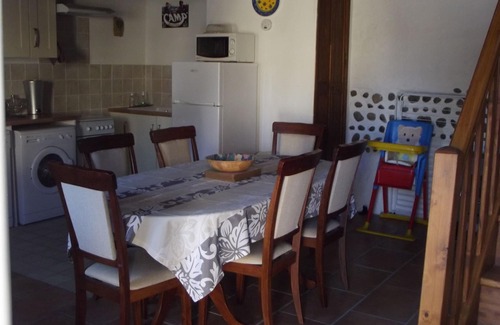 Larreule Cottage | JULIET - Beautifully Restored Barn With A Large Pool And Mountain Views