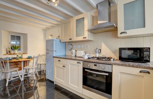 West Down House | July Cottage - Two Bedroom House, Sleeps 4