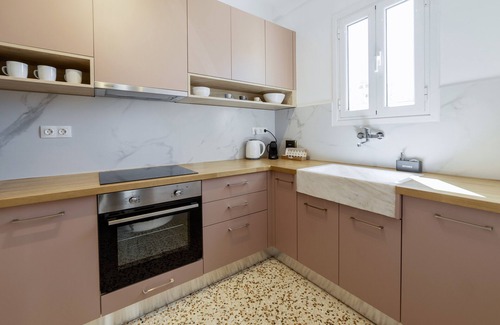 Kypseli Apartment | JULY DISCOUNTS:2 mins walk from trendy pedestrian str