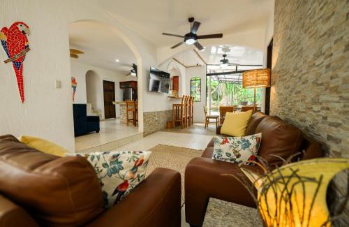 Hills of Esterillos Villa | Jungle & Beach Retreat Villa Tranquilo