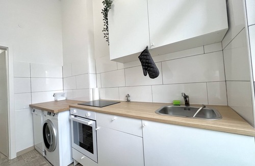 Steintor Apartment | Jungle Retreat Apartment in Bremen neighborhood