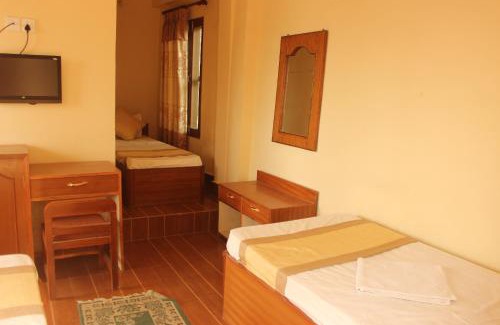 Sauraha Resort | Jungle Wildlife Camp