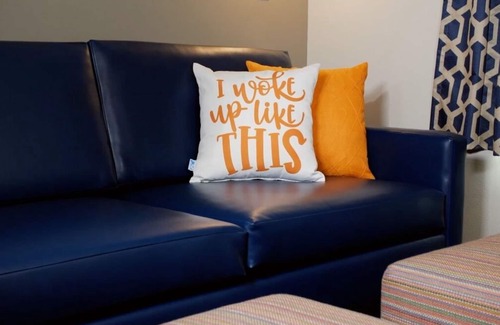 Circleville Resort | Junior King Suite with Patio at The Kartrite Resort and Indoor Waterpark!