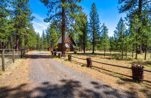 Sisters House | Juniper & Pine, a Lodge-Style Cabin in Sisters, OR