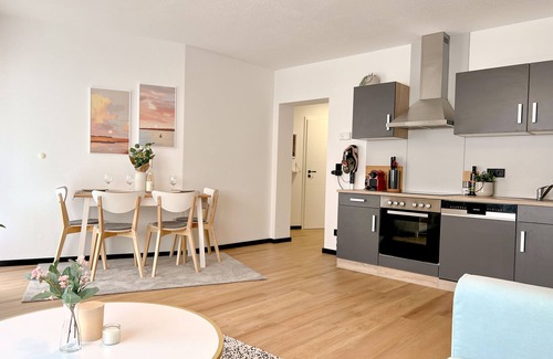Quint Apartment | JUPAS° Trier| Boho Home with balcony & parking lot