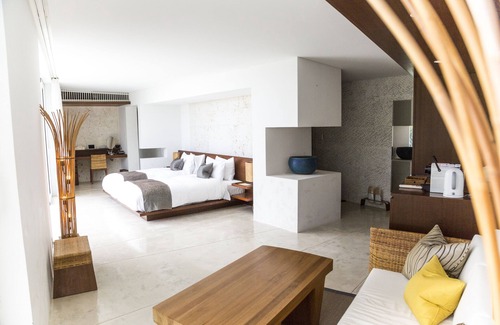 Ishigaki Hotel | Jusandi