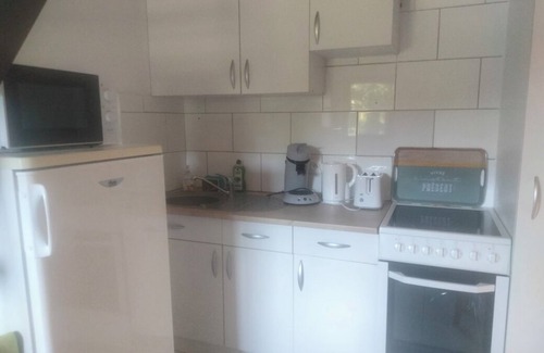 Riom Apartment | Just 20 minutes from Les Puys and Le Zénith! 5 min from Riom Close to motorways.