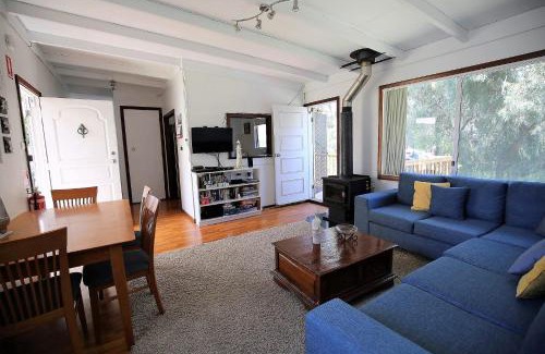 Guilderton House | Just Beachy - Quiet Relaxing Pet Friendly