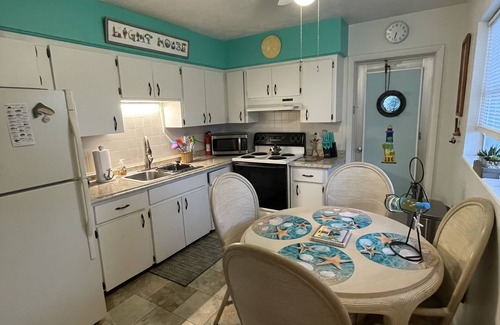 Whitney Beach Cottage | Just minutes from our Beautiful Gulf Of Mexico Beaches & Stunning Sunsets !