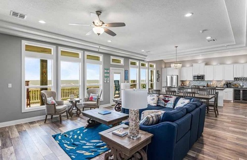 Galveston House | Just Sun & Beach - Gorgeous Beachfront, has everything you need!