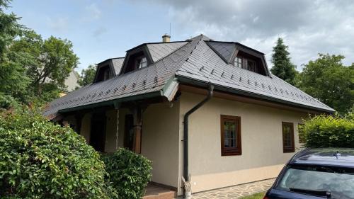 Krivoklat Villa | Křivoklátské Johnyho bydlení