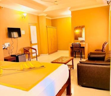 Tirur Hotel | K M S Residency