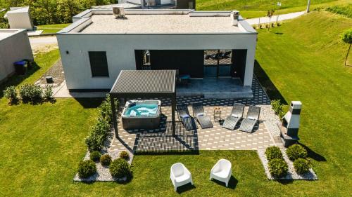 Varazdinske Toplice Villa | K Relax Place, Varaždinske Toplice, modern home with Sauna, Jacuzzi, WIFI