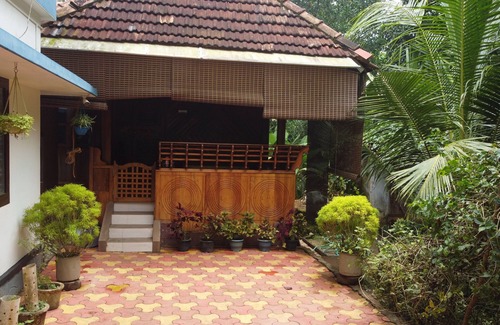 Varkala Cottage | K V WOODEN HOMESTAY