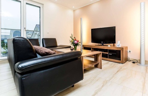 Rath-Heumar Apartment | K83 Apartment for 8 people with terrace and free WiFi in Cologne Rath