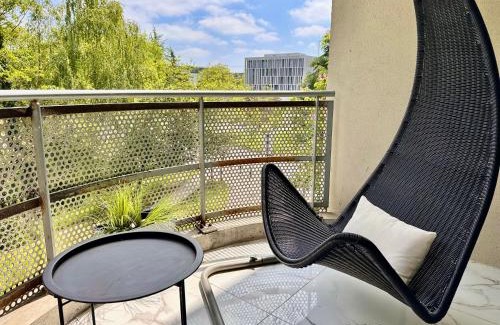 Torcy-le-Grand Apartment | KAALA RIVERSIDE Deluxe apt entre Disney et Paris free Parking