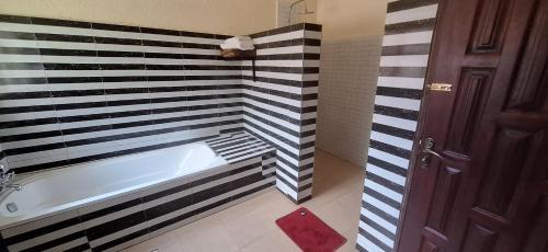 Masindi Hotel | Kabalega Resort - Masindi