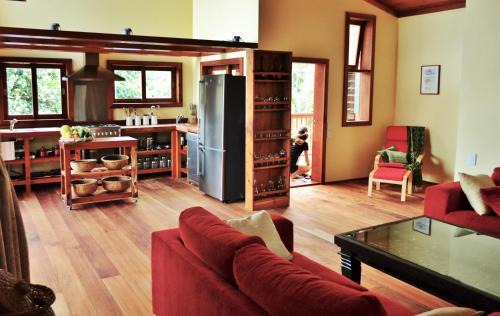 Ngatangiia House | Kaireva Beach House