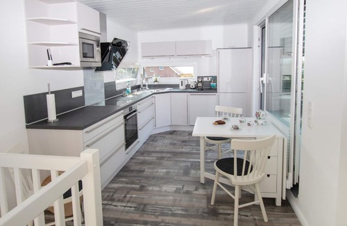 Sudbrookmerland House | Kakuschke - Ferienhaus Segelhafen8 - Cottage, shower, toilet, 2 bedrooms