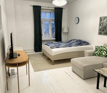 Alppiharju Apartment | KALLIO-3 Spacious and fun apartment in Helsinki center