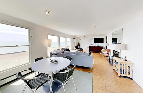 Hyannis House | Kalmus Park Retreat