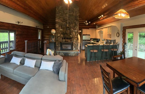 Kamloops House | Kamloops Riverside Lodge