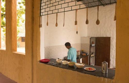 Baihar House | Kamp Kamouflage Kanha