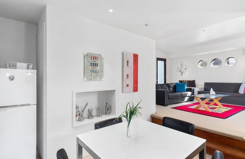 Emerald Beach House | Kangarilla - close walk to Emerald Beach shops and beach