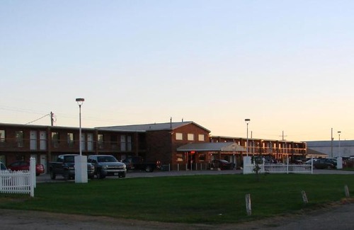 Oakley Hotel | Kansas Country Inn