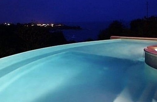 Plymouth Villa | Kapinjala With Jacuzzi, Infinity Pool And Panoramic Rain Forest and Sea Views