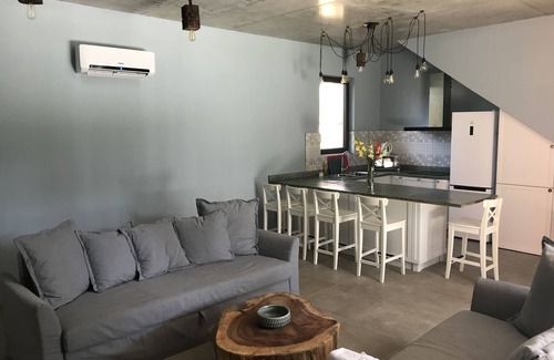 Ureki House | Kaprovani Pine Grove