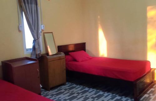 Tanjung Setia Hotel | Karang Besi Losmen