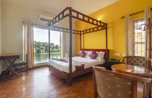 Vazhavatta Resort | Karapuzha Village Resort