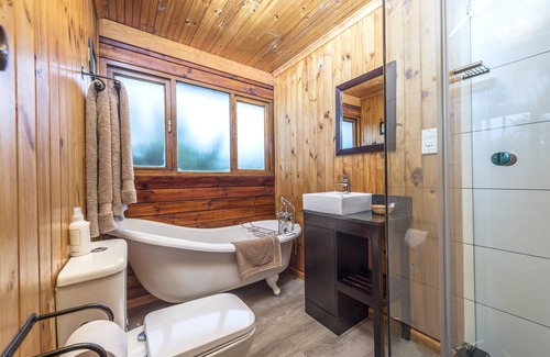 Kenton on Sea Cabin | Kariega Game Reserve - Main Lodge