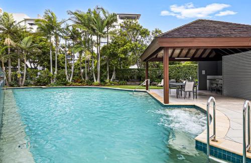 Alexandra Headland Apartment | Karmasea Beachside Holiday 2 Bedroom Apartment