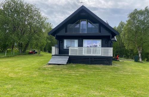 Lyngen House | Karnes Lodge