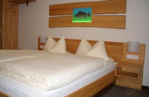 Feuchtwangen Hotel | Karpfenhotel & Herrenhaus im Gasthaus Sindel-Buckel