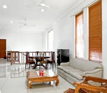 Kalipuro Hotel | Kasih HomeStay Banyuwangi Mount Ijen Crater
