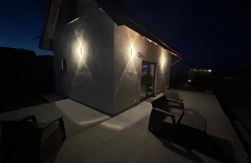 Borzestowska Huta House | 'Kaszebe 'Domek letniskowy całoroczny z jacuzzi nad jeziorem Raduńskim