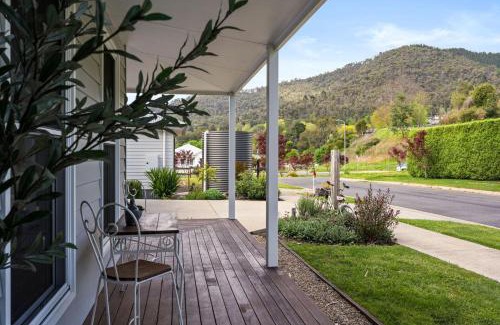 Bright House | Kate's Cottage