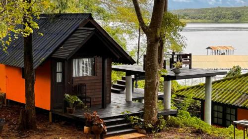 Thong Pha Phum Resort | Kawarin Saiyai Cottage and Lake
