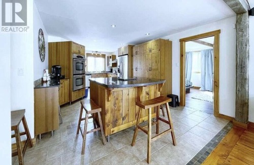 Kirkfield Cottage | Kawartha Lake newly renovated, Lake View