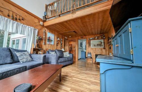 Sullivan House | Kayak Cabin on Flanders Pond NEW