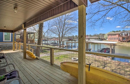 Piney House | Kayaks and Boat Slip Waterfront Hot Springs Home!